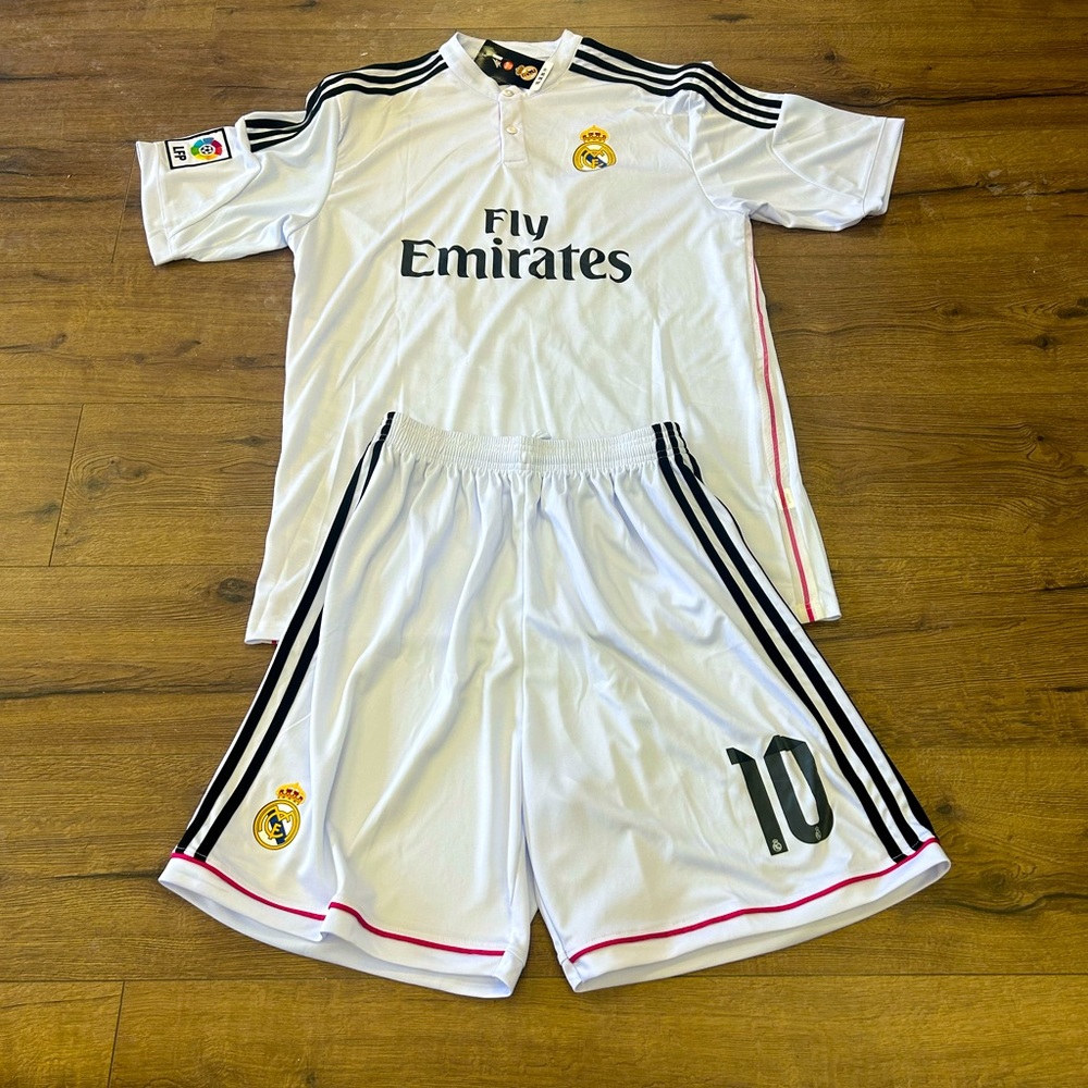 NWT REAL MADRID CF SOCCER TEAM JAMES NUMBER 10 JERSEY AND SHORTS IN SIZE 3X